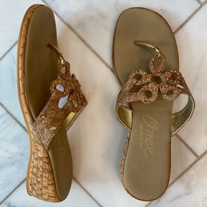 Cork summer sandals with floral design
